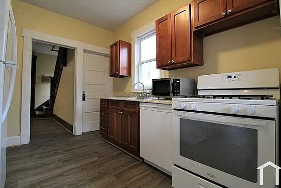 3rd image of 565 E Brockway Ave #A