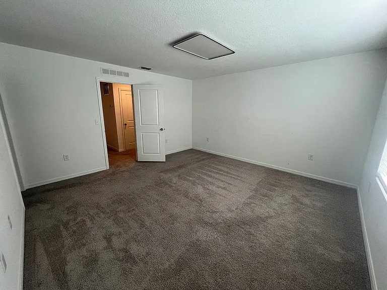 117 Mandovi St — Photo 14