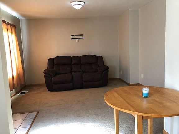 4th image of 616 Central Ave
