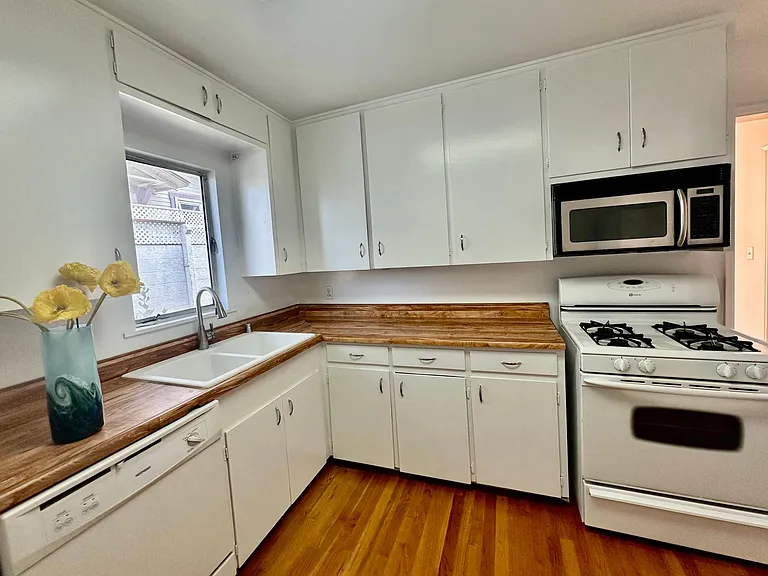 4133 Georgia St #4133 — Photo 11