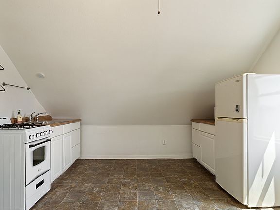 3rd image of 1230 W Ocean View Ave #B