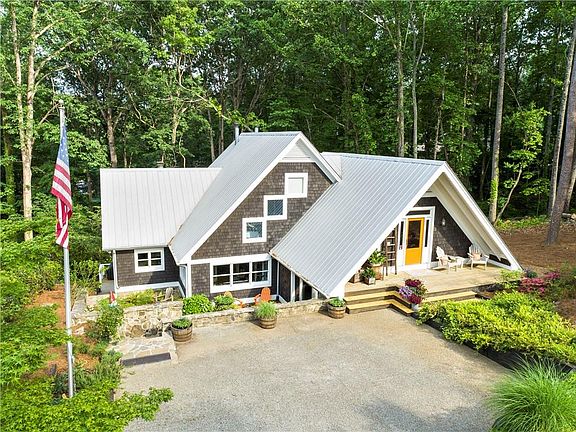 4th image of 6255 Lakeview Dr