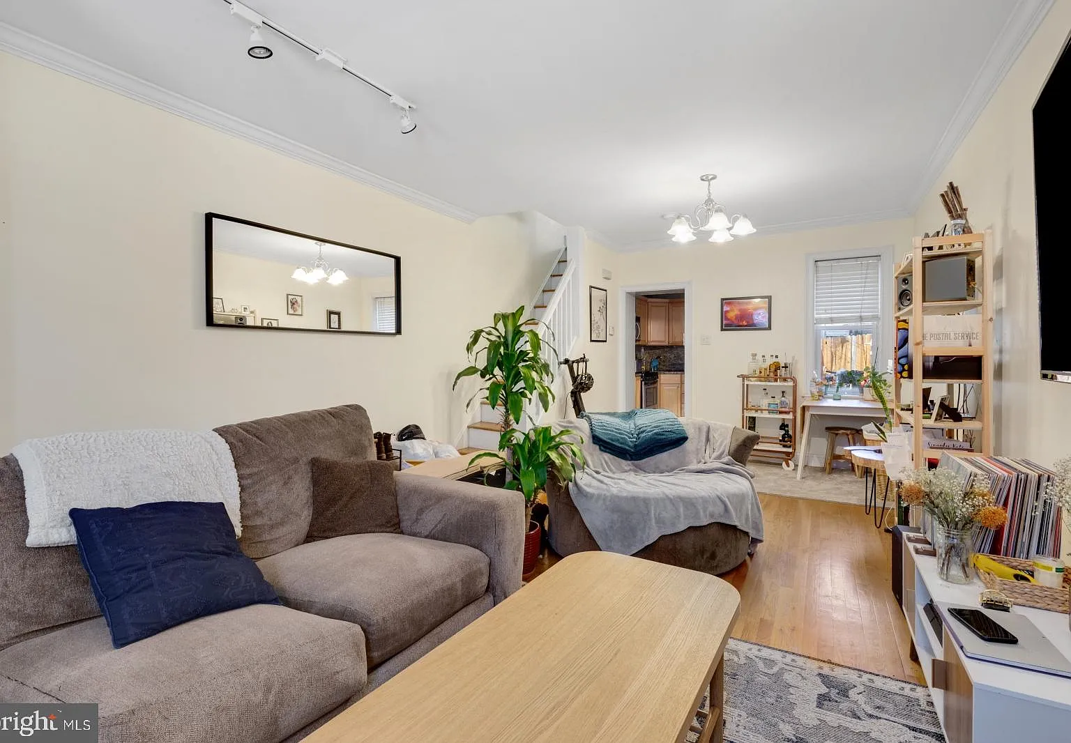 2 bed, 1.0 bath, 988 sqft, $2,495 — Photo 3