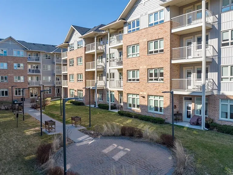 180 Bunker Ave #1-D — Photo 33