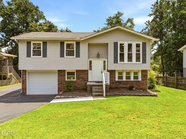 6616 Greenview Dr, Knoxville, TN 37918