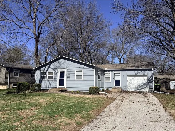 9212 W 99th Ter, Overland Park, KS 66212