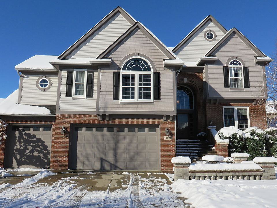 17027 Boulder Dr Northville 