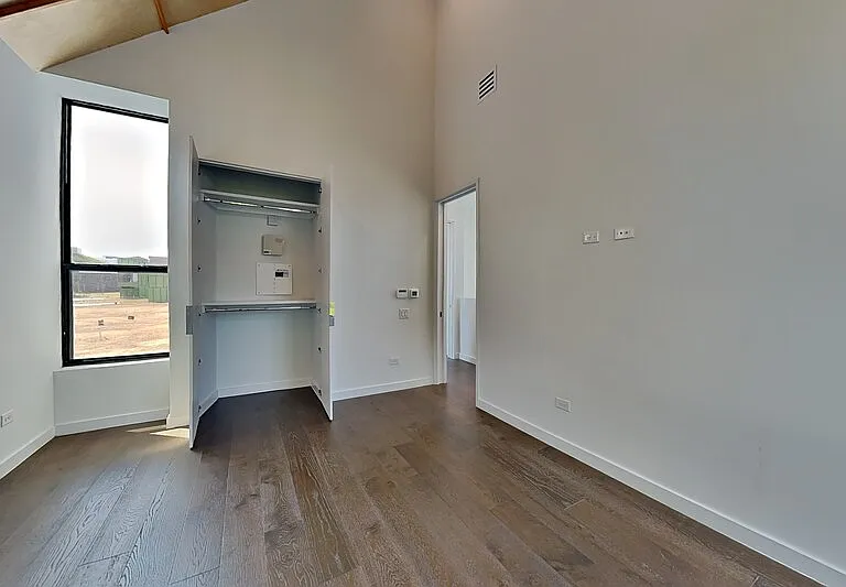 904 Blackland Ct — Photo 10
