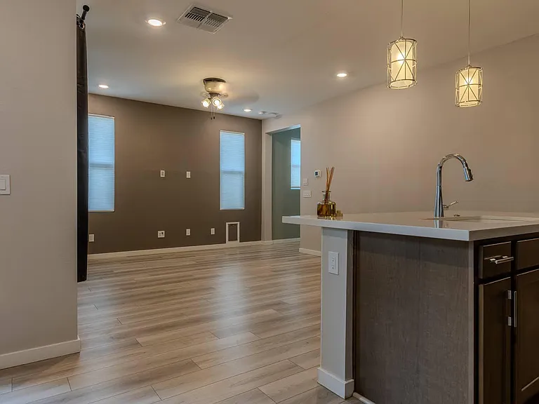 1111 W Diamondback Dr — Photo 5