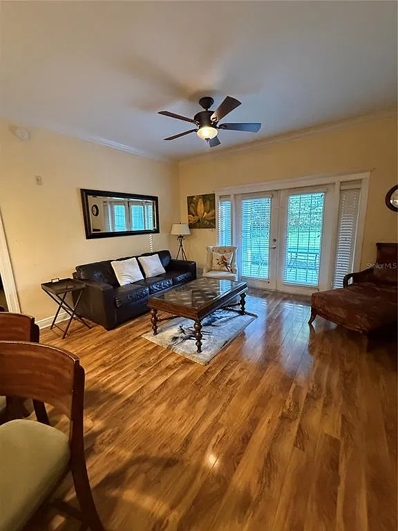 3 bed, 2.0 bath, 1344 sqft, $1,849 — Photo 4