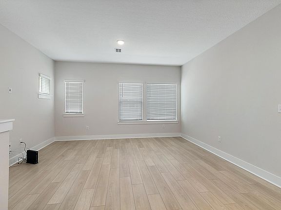 4th image of 11113 Quasar Ct
