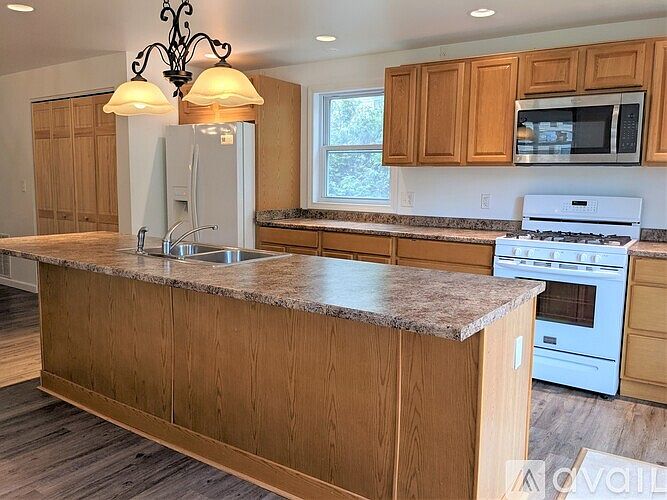 68 Prospect St, Hatfield, MA 01038 Zillow