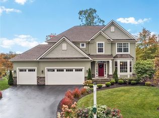 17589 Gates Landing Dr, Chagrin Falls, OH 44023