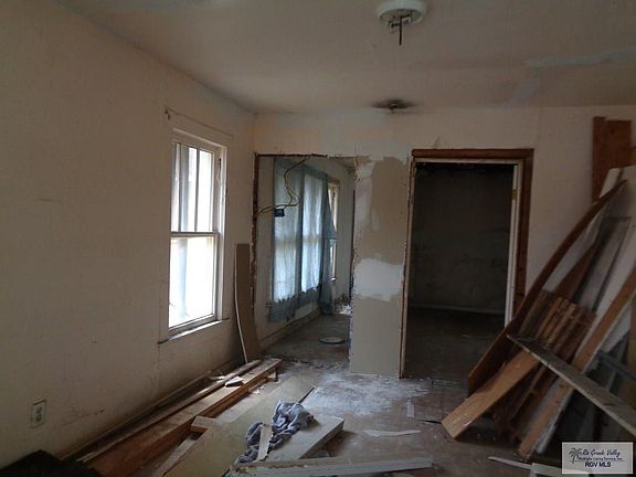 4th image of 34 E Saint Charles St