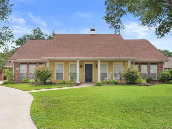 4105 Beau Chene Dr, Lake Charles, LA 70605