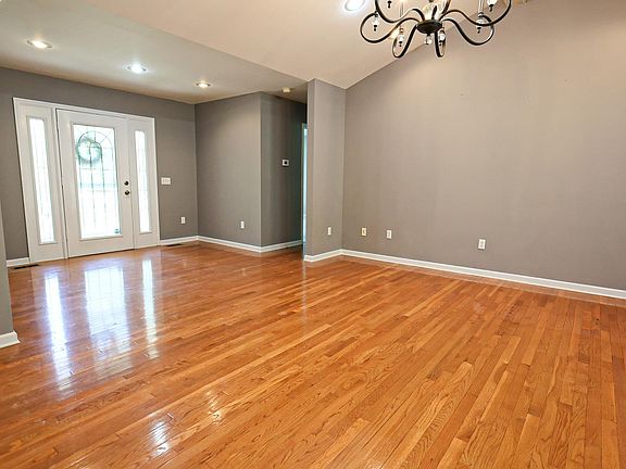 4th image of 137 Sharp St