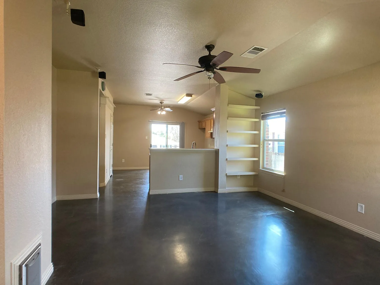 3 bed, 1167 sqft, $1,825 — Photo 4
