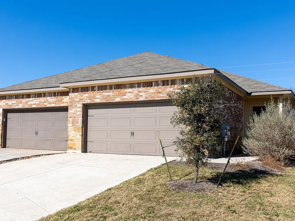 271B Joanne Loop