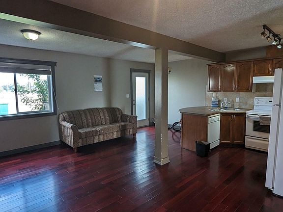 5th image of 5024 51st Ave