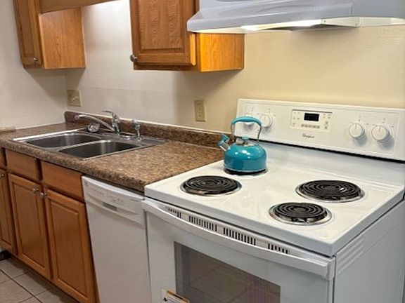 5th image of 8401-8403 198th Ave #2G
