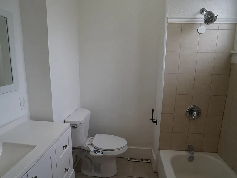 2623 Quincy Ave — Photo 12