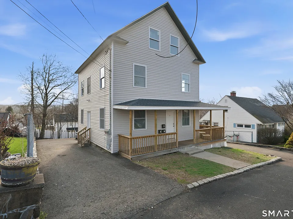 23 Dunn Ave #2