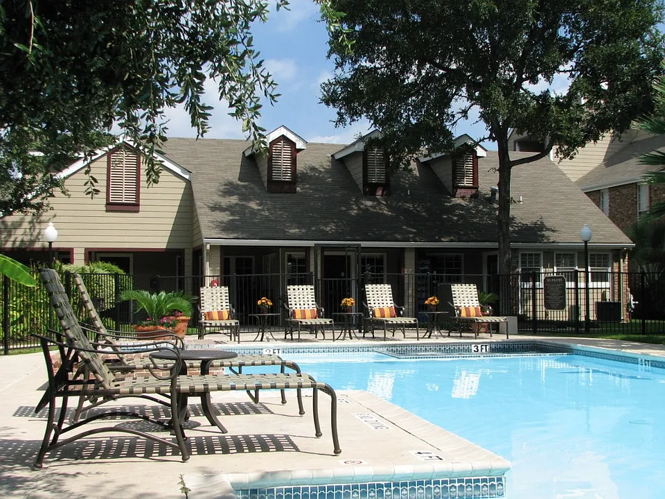 Contour Place Apartments
