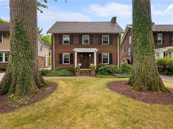2357 Demington Dr, Cleveland Heights, OH 44106