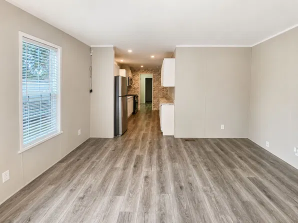 4600 W 15th Pl, Sioux Falls, SD 57106