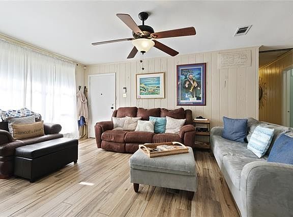 5th image of 101 Roselyn Park Pl