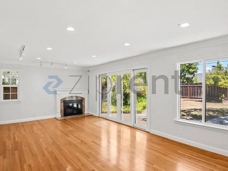 1426 Brookglen Dr — Photo 4