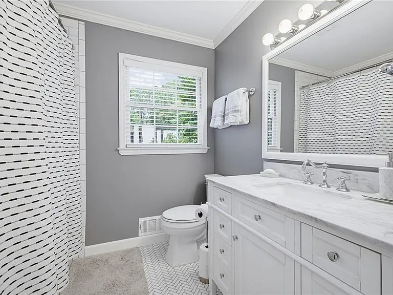 4966 Cambridge Dr — Photo 17