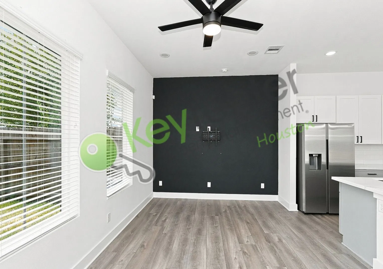 Stunning 3/2.5 Home In Gated Complex In Houston, Tx! First Year Of Electricity Covered! — Photo 4