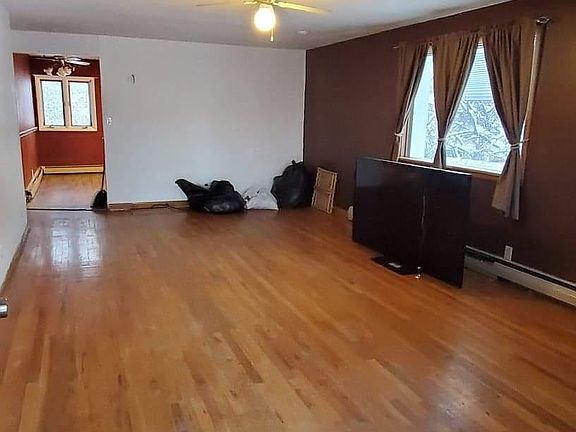 2nd image of 513 E Lincoln Ave