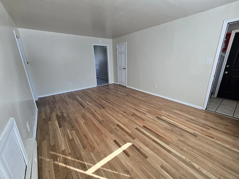 3210 Ellwood Ave — Photo 7