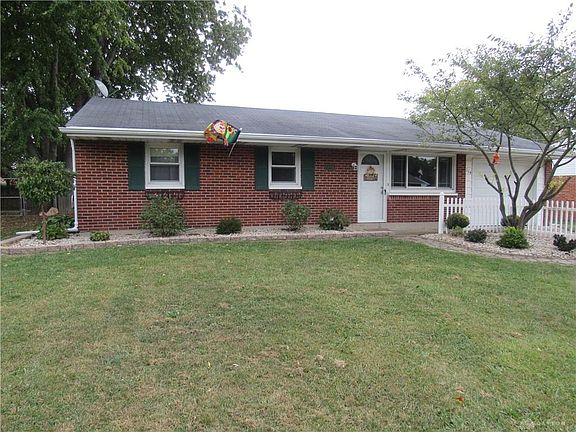 3rd image of 614 Amor Pl