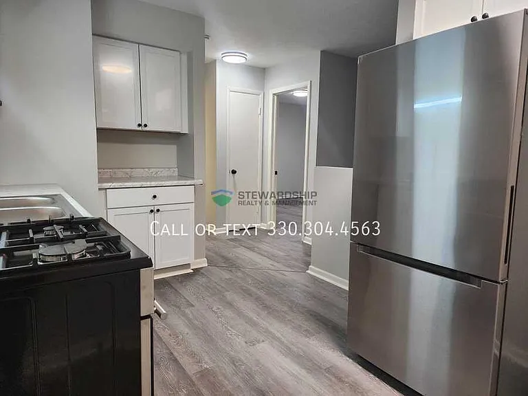 2559 Edwin Ave — Photo 3