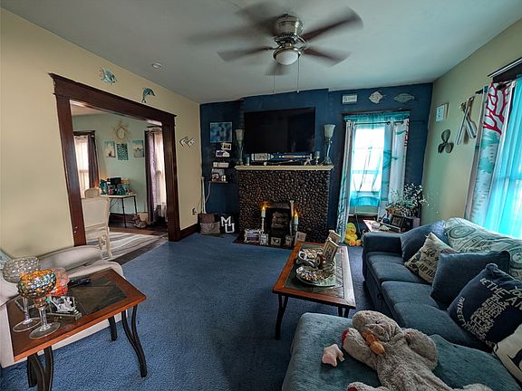 3rd image of 1009 W 20th St