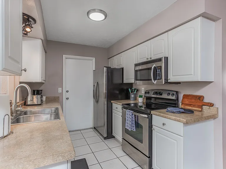 5876 Countrywood Dr — Photo 12
