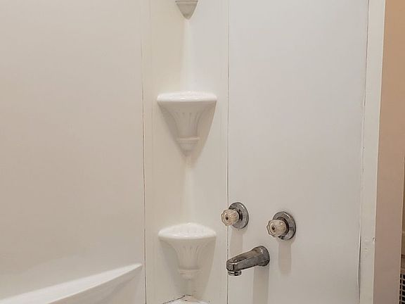 4th image of 704 6th St #1