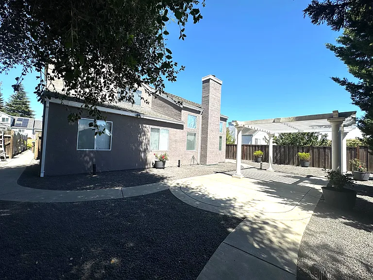 528 Fuchsia Dr — Photo 36