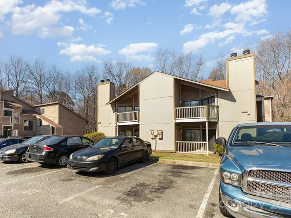 4400 Sharon Chase Dr, Charlotte, NC 28215