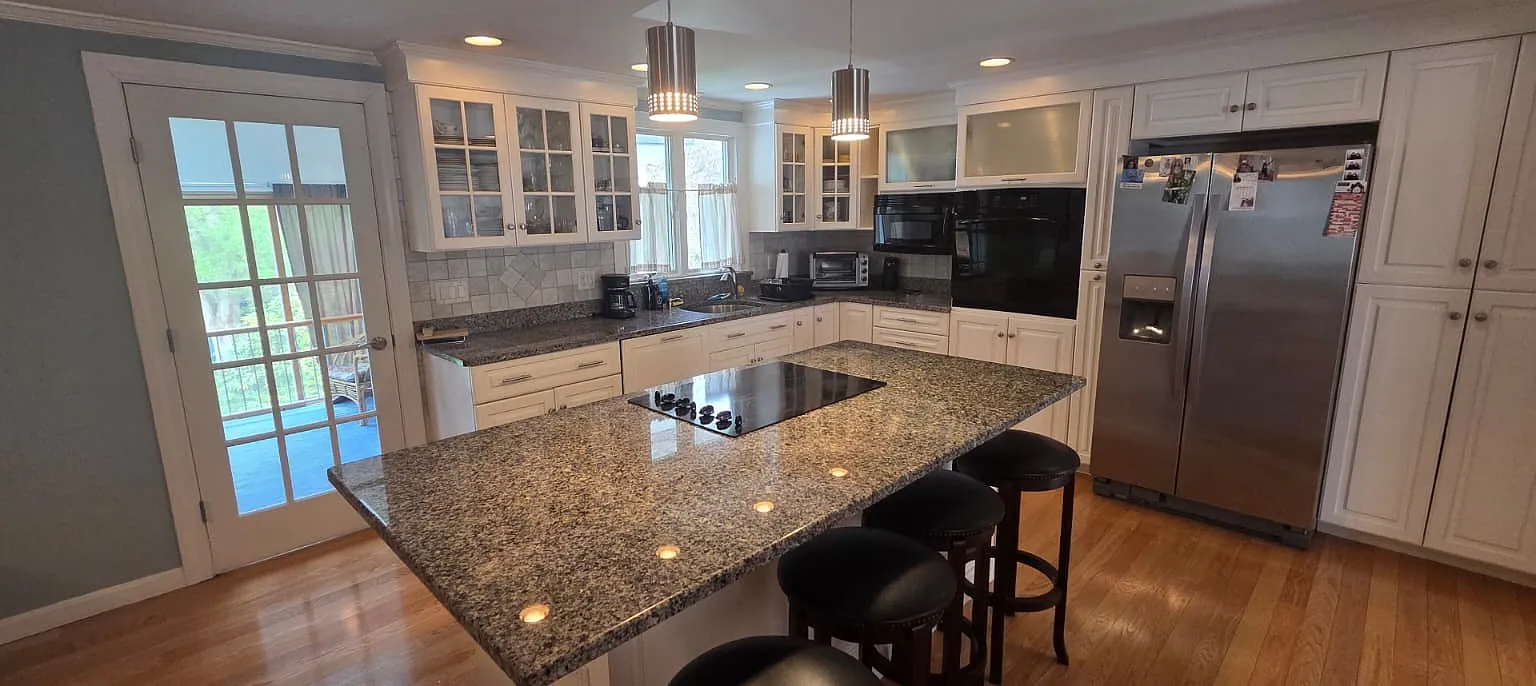 3 bed, 1900 sqft, $3,600 — Photo 1
