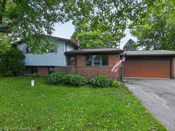 5410 Mancelona Dr, Grand Blanc, MI 48439