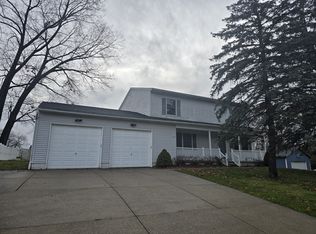 127 Takacs Dr, Wadsworth, OH 44281