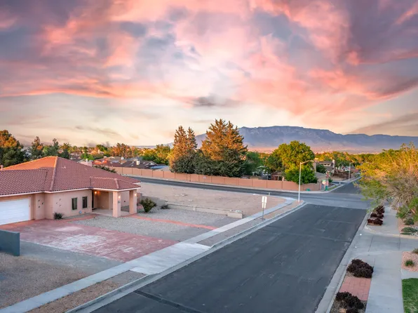 6005 Kachina St NW, Albuquerque, NM 87120
