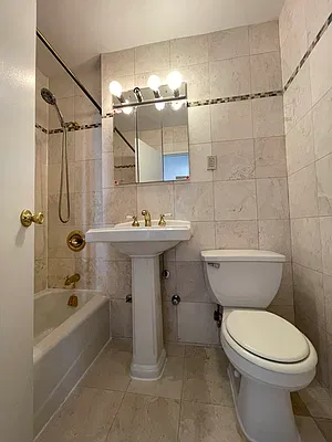 Rented by Bond New York | media 7