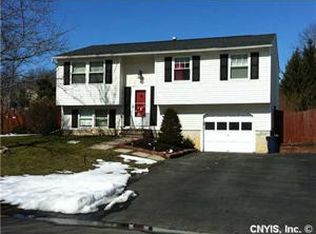 77 Windebank Ln, Minoa, NY 13116