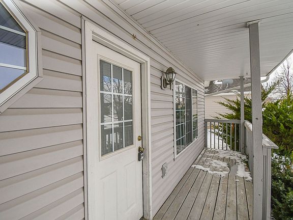 2nd image of 1602 S Campbell Trl