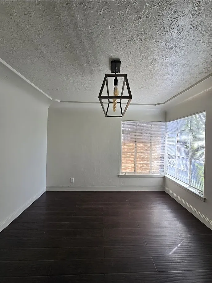 1590 N Vagedes Ave photo 1